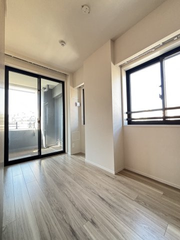 クレヴィア新宿中落合WESTの洋室