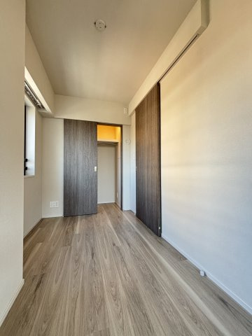 クレヴィア新宿中落合WESTの洋室