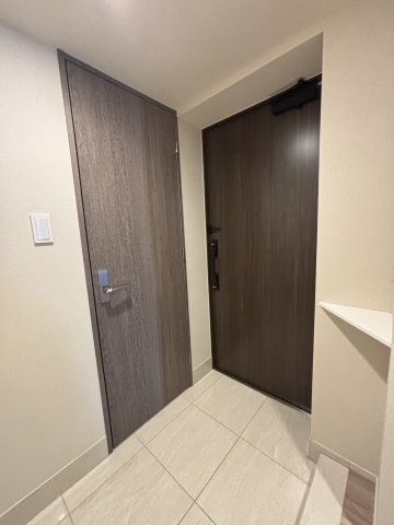 クレヴィア新宿中落合WESTの玄関