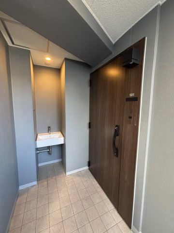 クレヴィア新宿中落合WESTの玄関