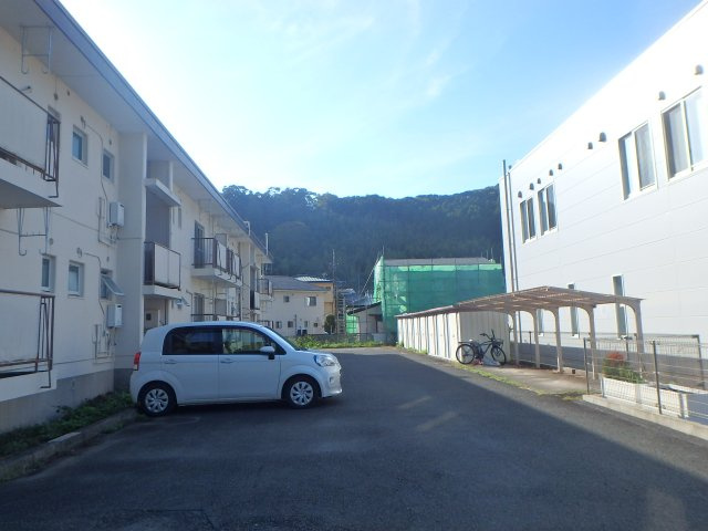 S0029R　蓮台寺コーポの駐車場