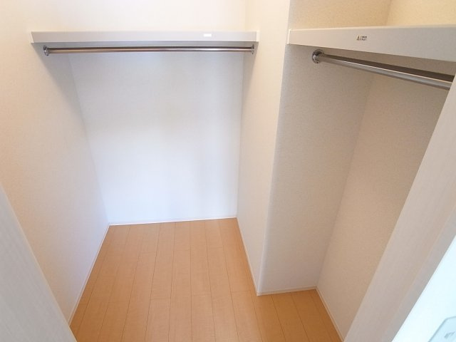 オブ・ヴィラージュの収納|大きなウォークインクローゼット完備してます