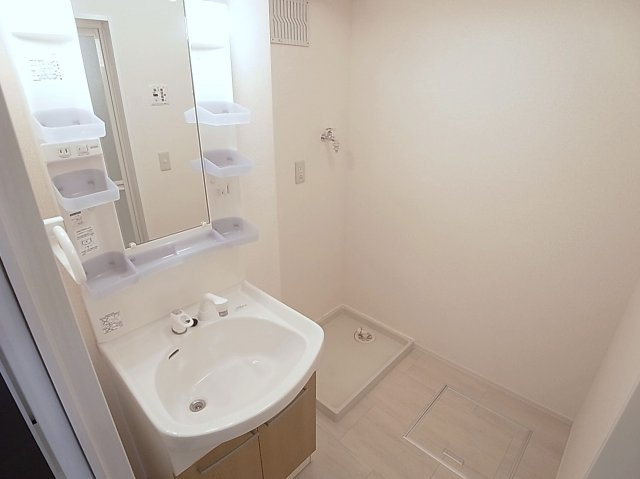 オブ・ヴィラージュの洗面所|シャンプードレッサーの独立洗面台