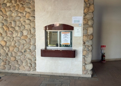 【受付】 | ドラゴンマンション多摩学園都市伍番館Ａ | 受付はマンションコンシェルジュがいる場合もあれば、管理人が滞在する小部屋を総称して呼ぶことがあります。主にエントランスに設置されていることから、防犯面でも期待ができます。防犯設備がない場合はより安心！