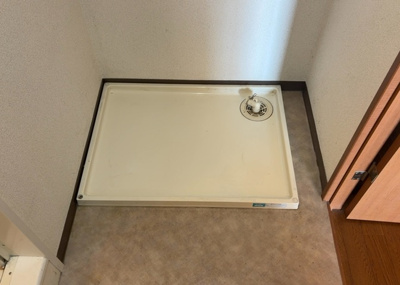 【ランドリースペース】 | ドラゴンマンション多摩学園都市伍番館Ａ | ランドリースペースも気になります。洗濯機置場があり「洗う、干す、取り込む、アイロンがけ、たたむ」など、洗濯に関する家事をするための空間です。広さや収納など付帯設備も含めて、詳細は現地でご確認ください。