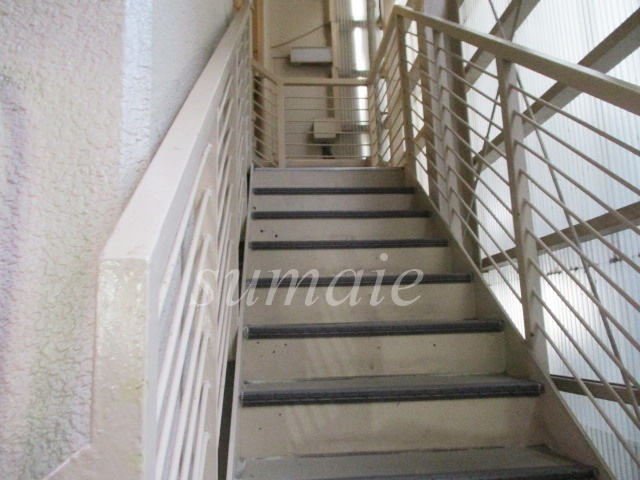 コスモプラザＨＩＮＯのその他共用部分|階段です。