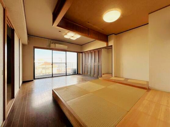 伊東シーサイドセンチュリー21の和室|敷畳のある小上がり