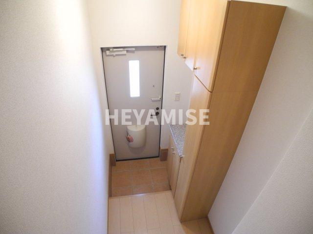 アドニスⅡの玄関|※室内画像は別号室のもの(反転タイプ)