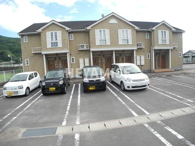 アドニスⅡの駐車場