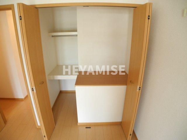 アドニスⅡの収納|※室内画像は別号室のもの(反転タイプ)