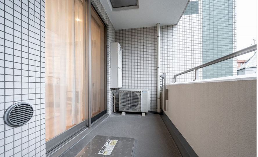 【バルコニー】