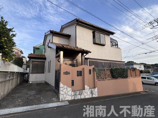 茅ヶ崎市下寺尾　中古戸建の駐車場|駐車場があるので、車を買う予定の方も安心です