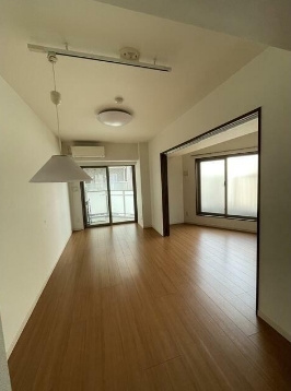 【居間・リビング】 | ウェルロード中野新橋 | 9.8帖のきれいなLDK。