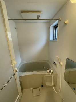 【浴室】 | ウェルロード中野新橋 | 浴室乾燥機付きバス。