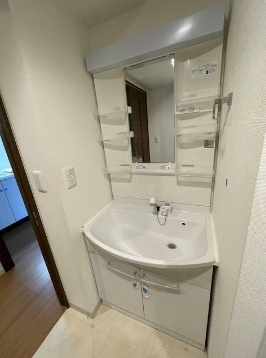 【独立洗面台】 | ウェルロード中野新橋 | 嬉しい独立洗面台付き。