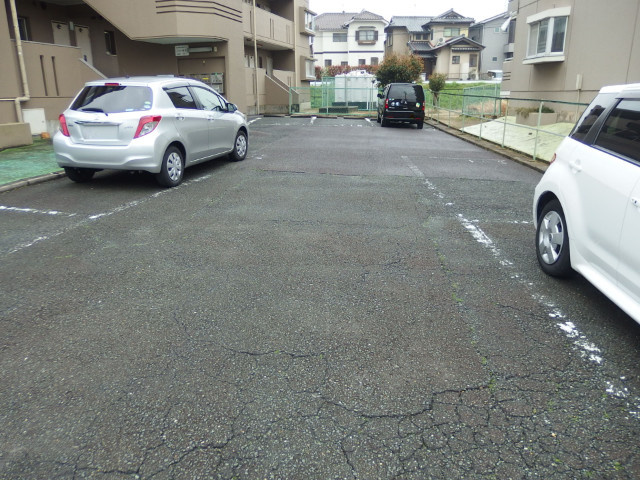 ハイツ稲熊の駐車場