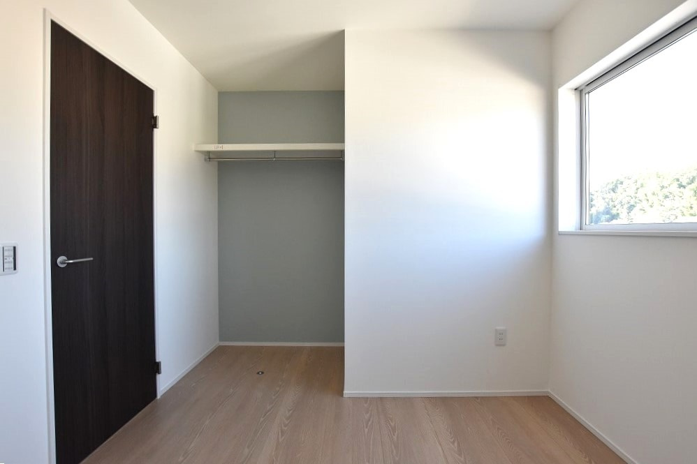 広島市佐伯区五日市町大字昭和台　新築一戸建ての洋室