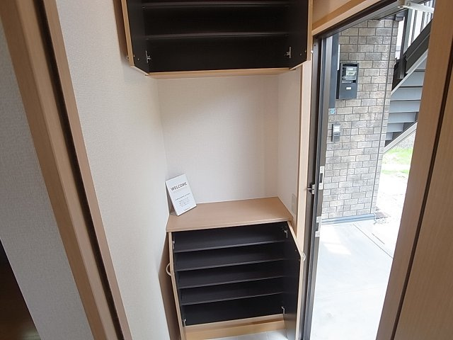 ヒルサイドレジデンスの玄関|大型シューズＢＯＸ