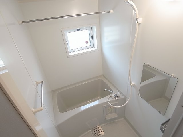 ヒルサイドレジデンスの浴室|浴室乾燥が付いたバスルームです