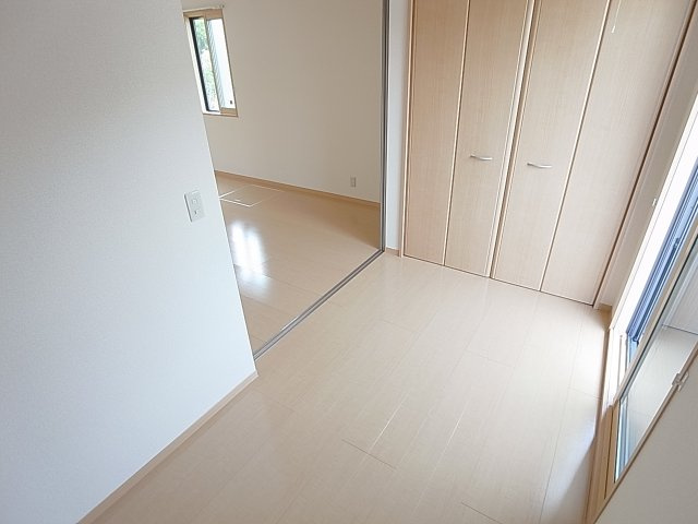 ヒルサイドレジデンスの内装|日差しも差し込み明るいです