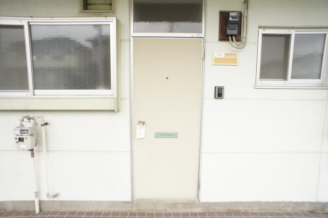 コータス牛久の玄関|TVインターホン付き