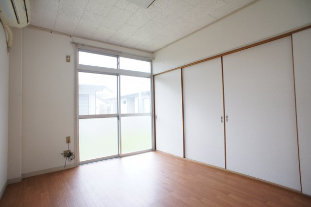 コータス牛久の洋室|日当たりの良い洋室