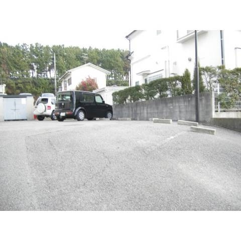 マンションヒルトップの駐車場