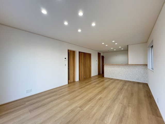 【居間・リビング】 | 熊谷市石原　　新築戸建　　全６区画　4号棟