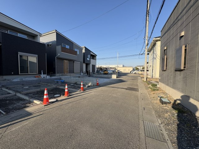 【前面道路含む現地写真】 | 熊谷市石原　　新築戸建　　全６区画　4号棟