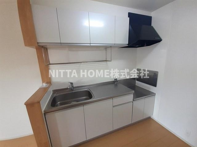 ノッティングヒルコートＦのキッチン|上下に収納がついているキッチンスペース◇