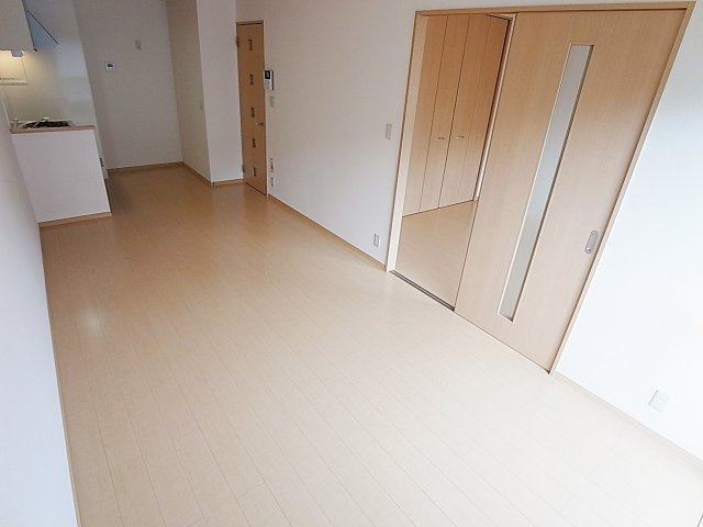 ラーゼンヴィラ2の浴室|リビングスペース