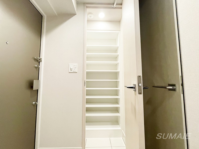 Alivis十条の収納|玄関収納です