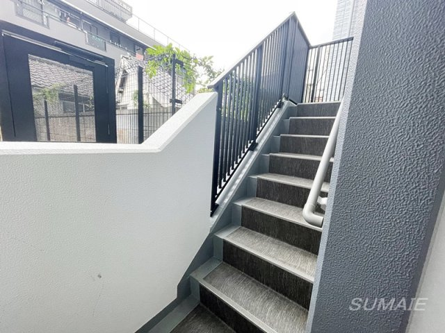 Alivis十条のその他共用部分|共用階段です