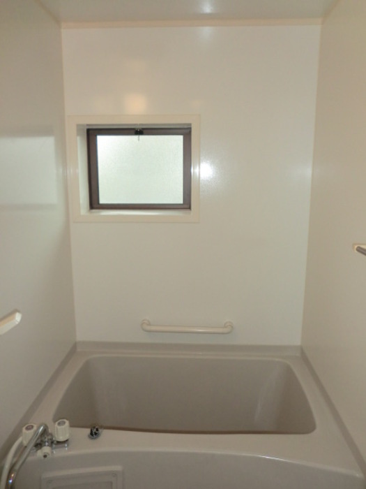 ソニア リーベ B棟の浴室|きれいなお風呂です