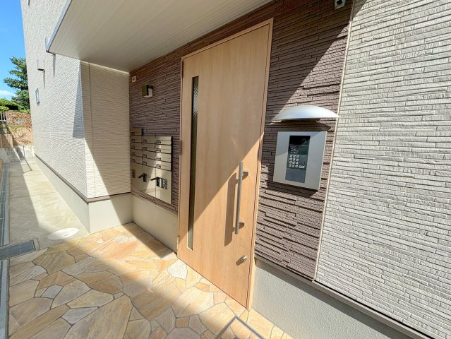 フジパレス北公園1番館のエントランス