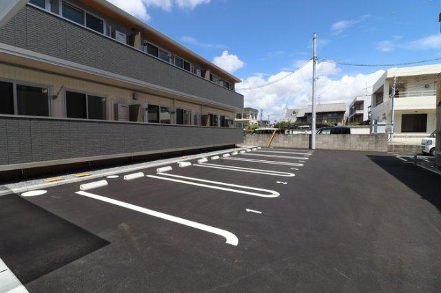 アルカンシェルの駐車場