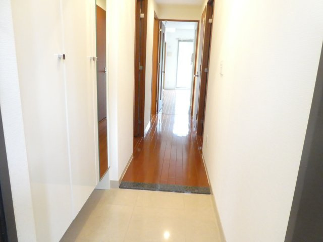 エスリード宝塚の玄関