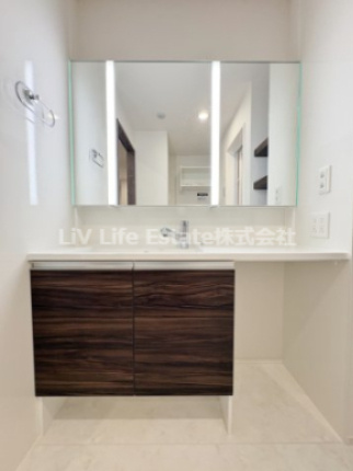 D-comodo小金井貫井北町の洗面所