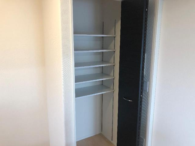 ＮＳ言問ビルの収納|リビング収納