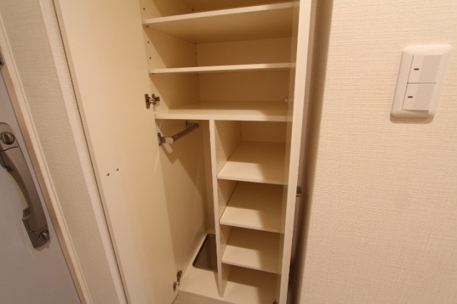 プライムアーバン錦糸公園の収納|シューズボックス※参考写真