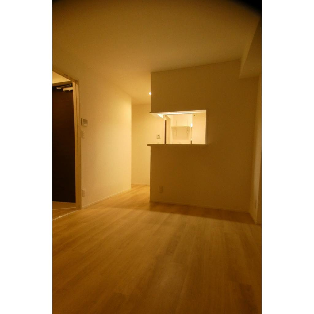 グランパーク本所の居間・リビング|こちらのリビングで趣味の時間をお楽しみください