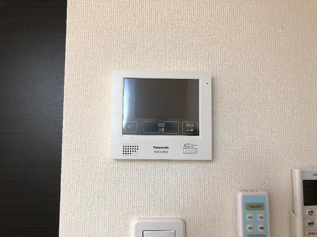 ヴィラ・ツリーサイドの内装|カメラ付インターホン