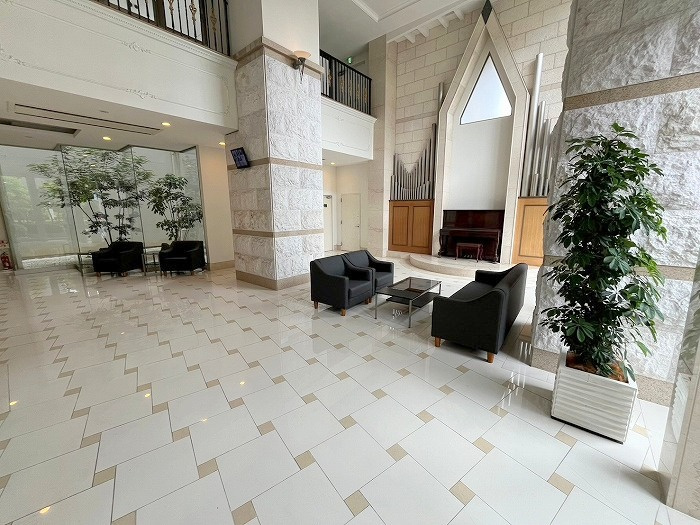 ドルチェヴィータ新大阪のロビー