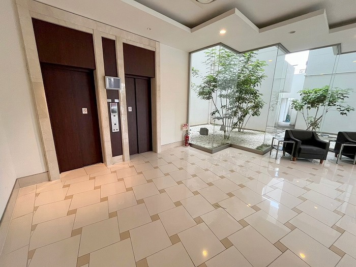 ドルチェヴィータ新大阪のロビー