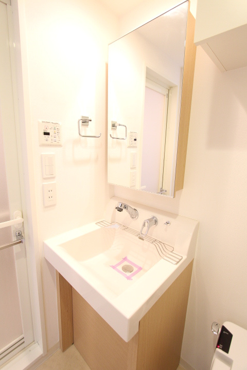 プラウドフラット森下の独立洗面台|※参考写真