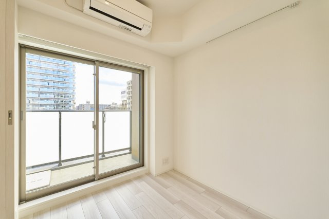 プラウドフラット亀戸ステーションプレイスの居間・リビング|こちらの居間で趣味の時間をお楽しみください