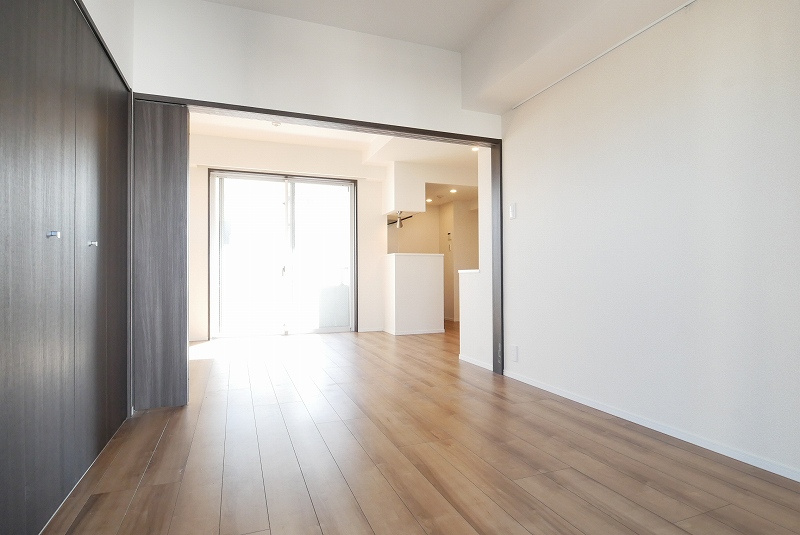 ジェノヴィア両国Ⅱグリーンヴェールの内装|明るい色調の室内です