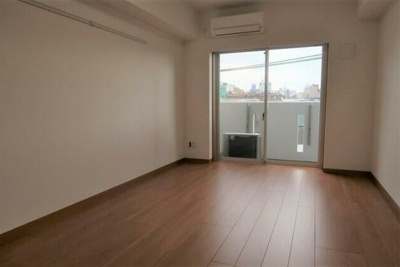 【居間・リビング】 | プラティーク高円寺 | 8.2帖のきれいな洋室。