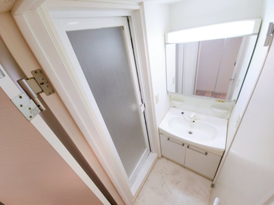 【洗面所】 | CasaCaliente経堂 | 忙しい朝には欠かせない洗面所です