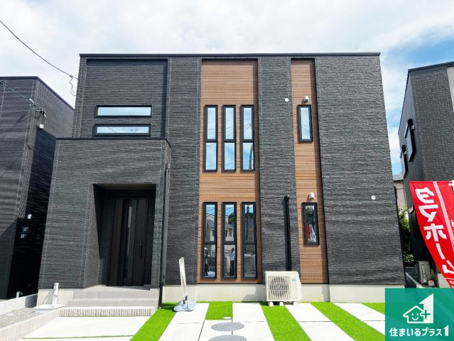 貝塚市水間　新築一戸建ての外観|お客様に長く安心して住んでいだだける事にこだわった家づくり！住んでからのアフターサービスにもしっかりと取り組んでいます！